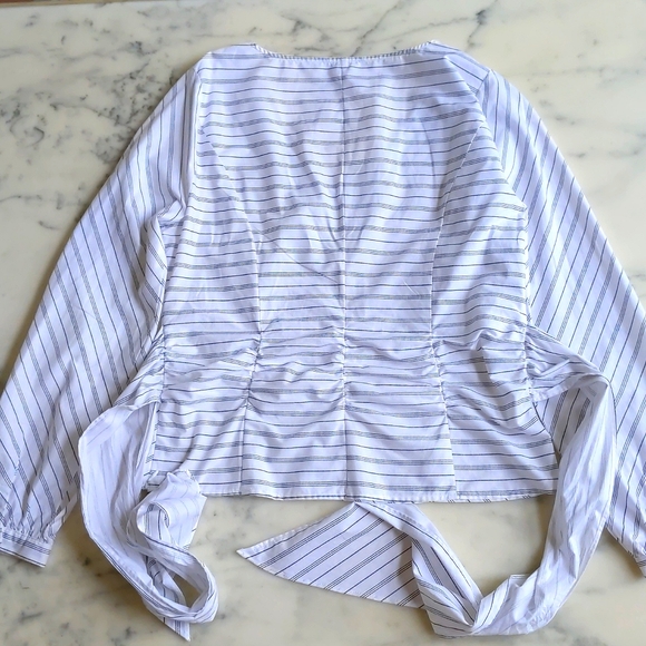 Zara Cotton Spandex Long Sleeve V-Neck Stripe Blouse with front tie and side zip - Picture 5 of 6